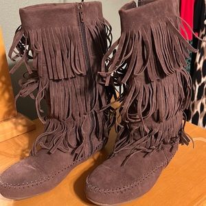 Faux fringed moccasin style boot